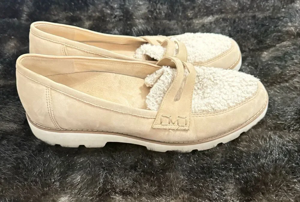Vionic Cheryl Faux Fur Womens Size 9 Beige Casual Slip-On Loafer Flats Shoes